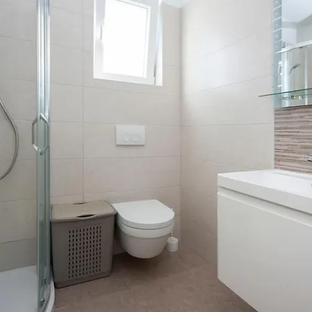 In * רוגוזניצה